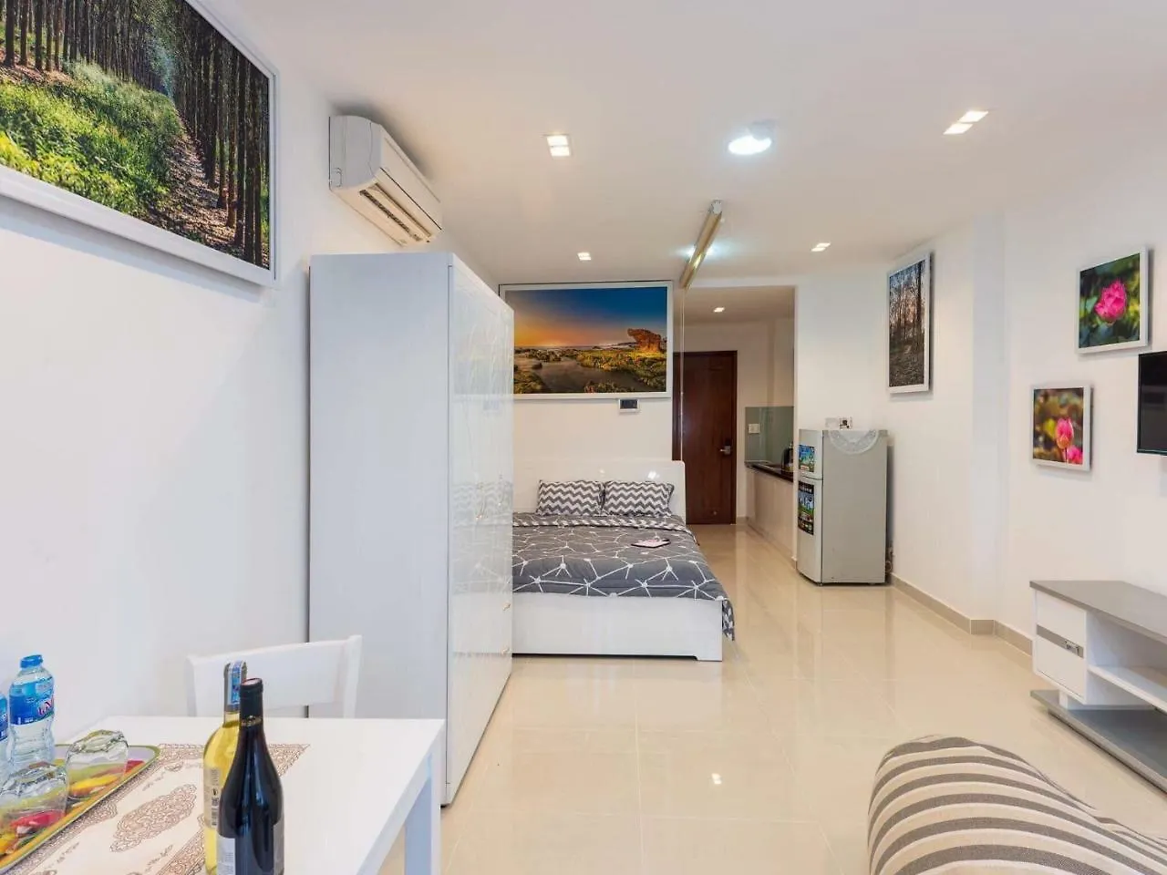 Jolie Home -Sky Center -Block A Ho Chi Minh City 0*,